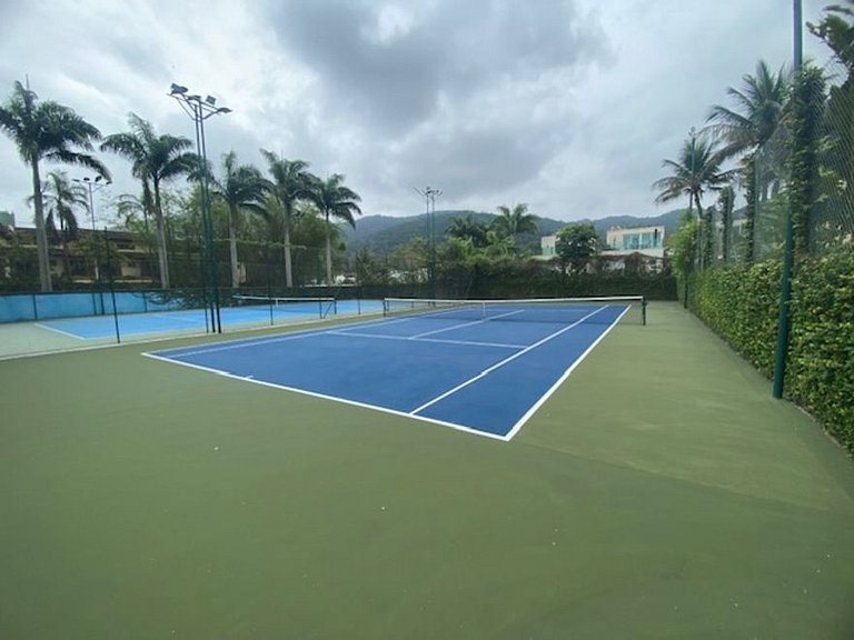 House in Juquehy. Great location 50m from the beach
