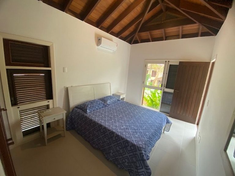 House in Juquehy. Great location 50m from the beach
