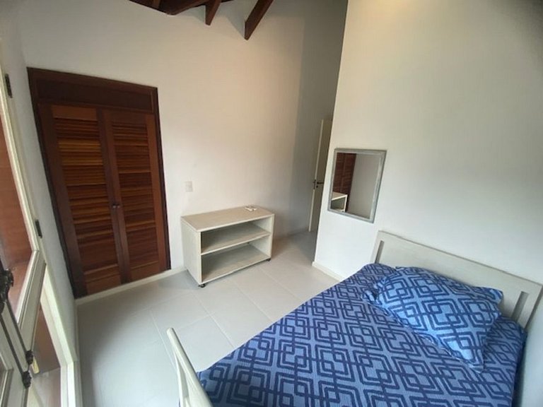 House in Juquehy. Great location 50m from the beach