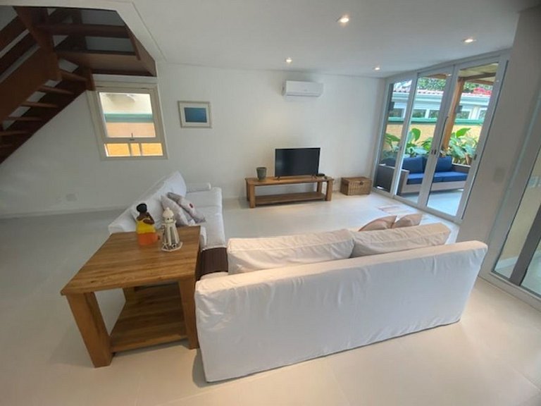 House in Juquehy. Great location 50m from the beach