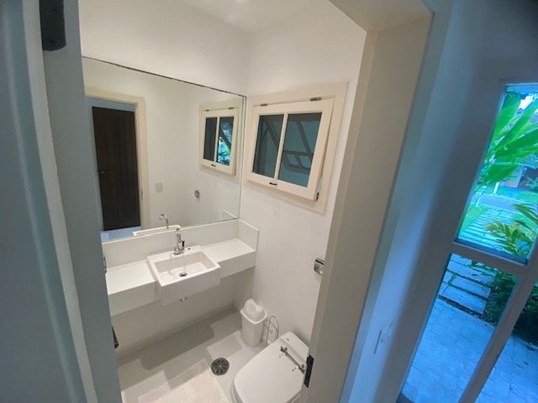 House in Juquehy. Great location 50m from the beach