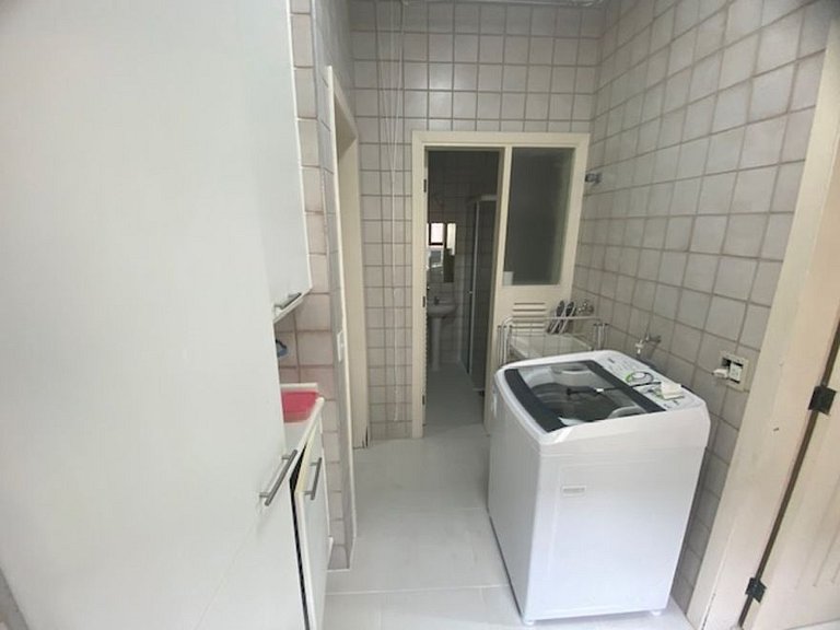 Casa em Juquehy. Ótima localização a 50 m da praia