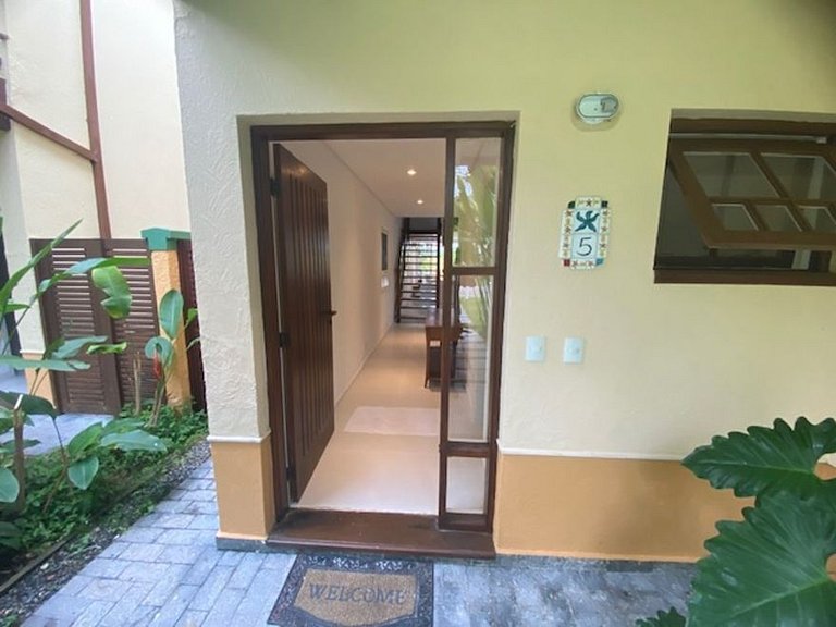 House in Juquehy. Great location 50m from the beach