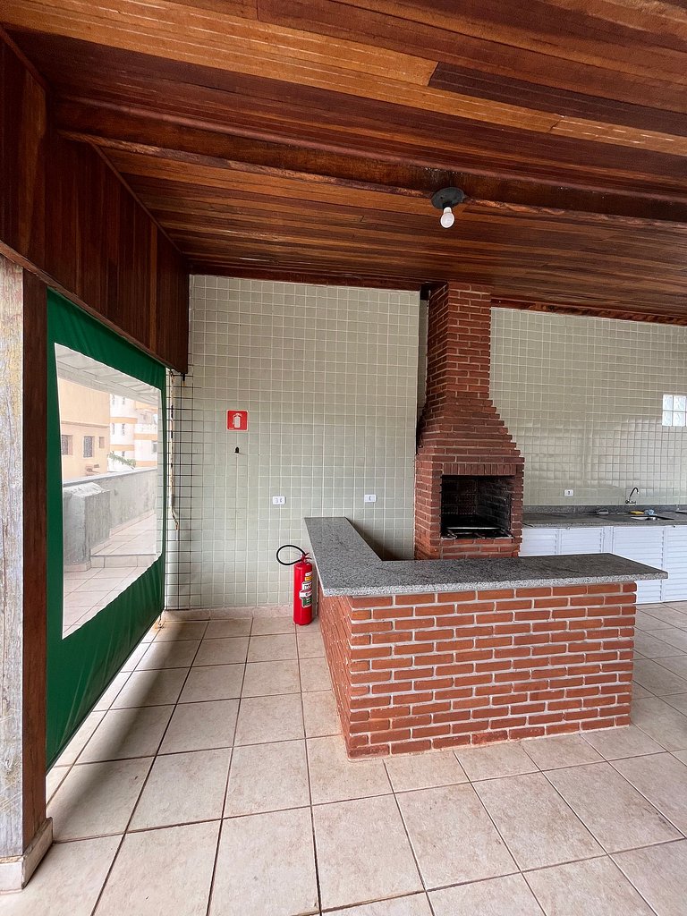 Apartamento Confortável a 350 mts da Praia em Guarujá
