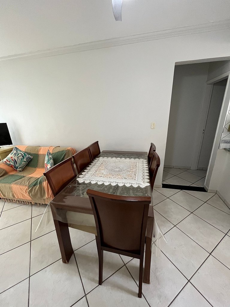 Apartamento cómodo a 350m de la playa en Guarujá