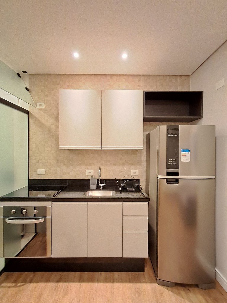 Studio perto da UMC e Mogi Shopping com garagem