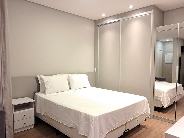 Studio near UMC and Mogi Shopping with parking