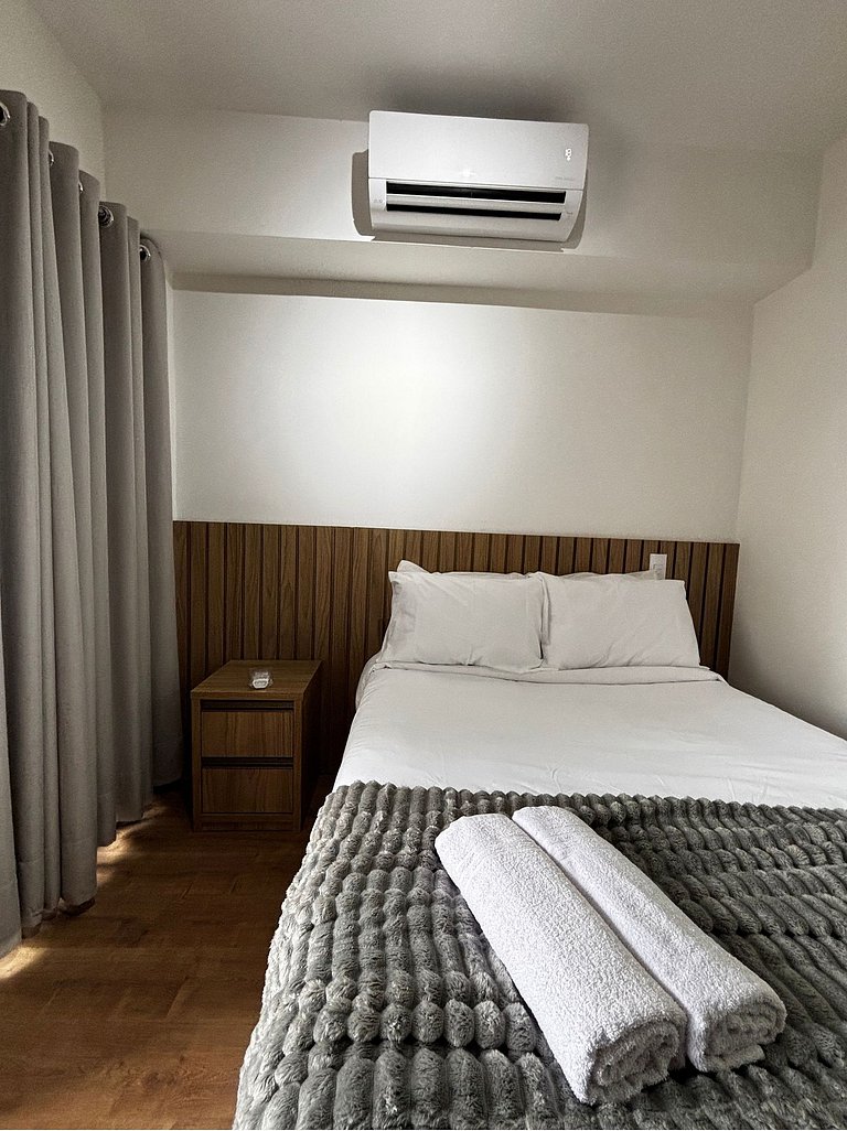 Studio with Balcony and View · Anhangabaú Metro